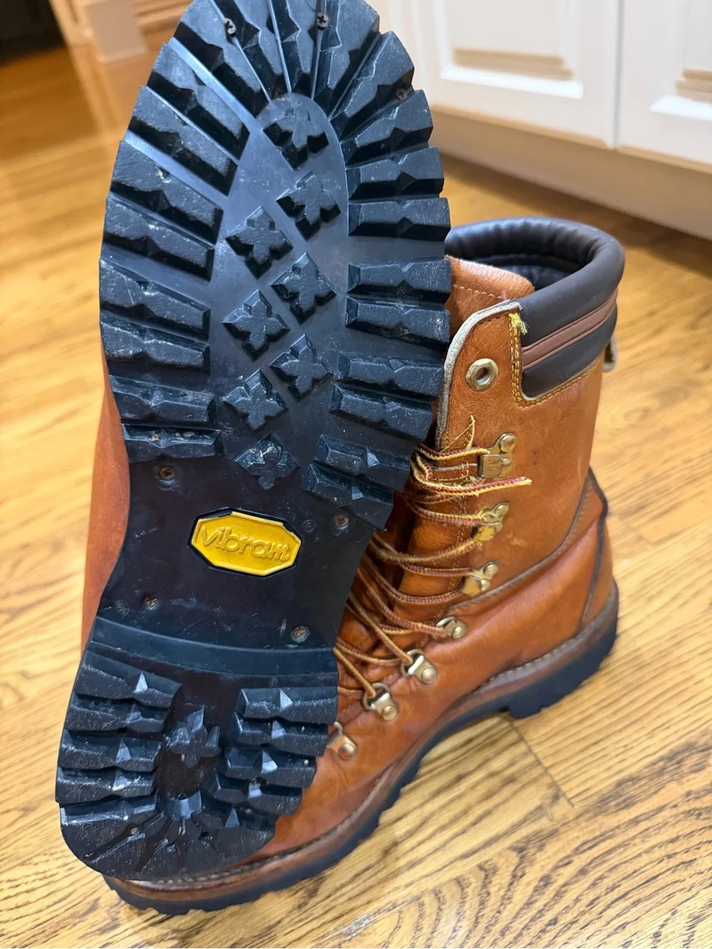 Vintage Sheboygan 7611 Hiking Work Boots Men's 9.5 Made in USA Vibram Sole